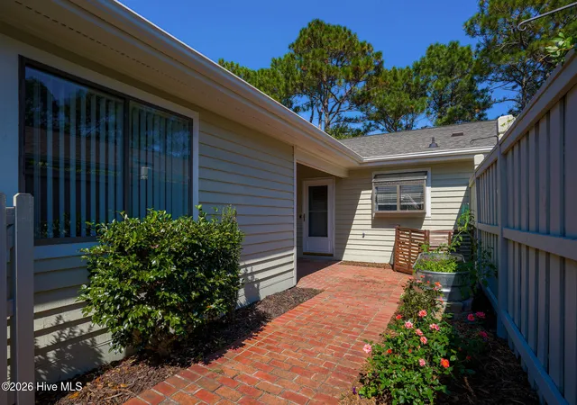 Photo 2 of Townhouse for sale at 211 Inland Greens Cir, Wilmington, NC 28405 | MLS# 100560889 | Listing updated on 2026-10-27