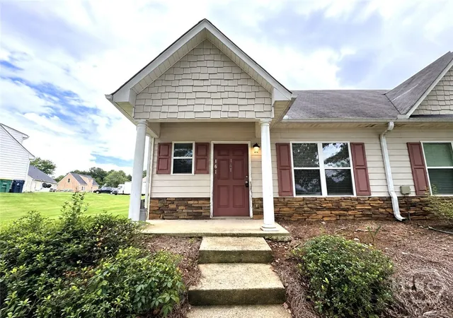 Single family home for sale at 161 Bridgewater Cir, Athens, GA 30601 | MLS# CL363852