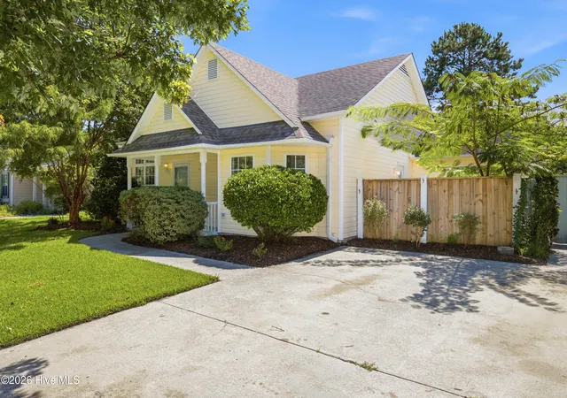 Photo 2 of Single family home for sale at 2404 Sapling Cir, Wilmington, NC 28411 | MLS# 100602193 | Listing updated on 2026-09-19