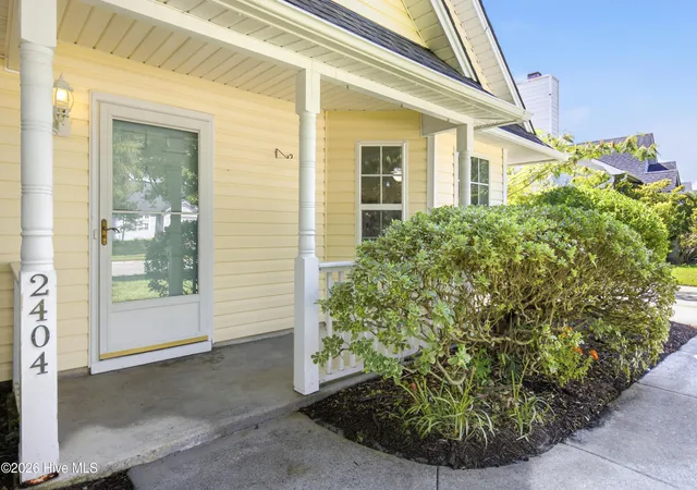 Photo 3 of Single family home for sale at 2404 Sapling Cir, Wilmington, NC 28411 | MLS# 100602193 | Listing updated on 2026-09-19