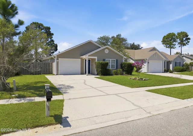 Photo 4 of Single family home for sale at 1149 Amber Pines Dr, Leland, NC 28451 | MLS# 100594294 | Listing updated on 2026-09-15