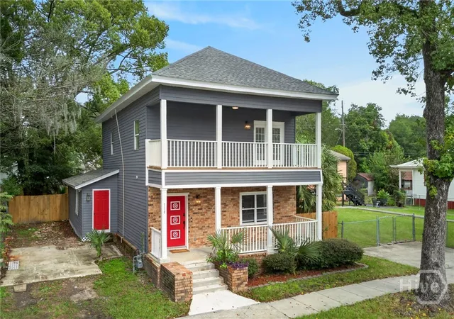 Photo 2 of Single family home for sale at 710 E 35th Street, Savannah, GA 31401 | MLS# SA366003 | Listing updated on 2026-10-24