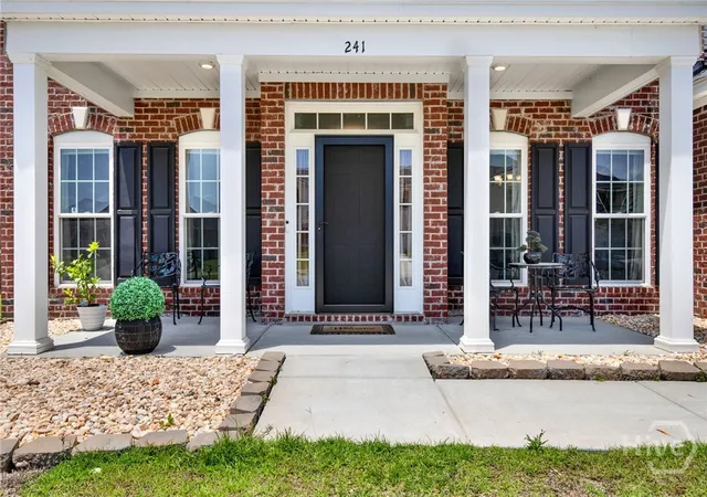 Photo 4 of Single family home for sale at 241 Cromer St, Savannah, GA 31407 | MLS# SA355294 | Listing updated on 2026-09-09