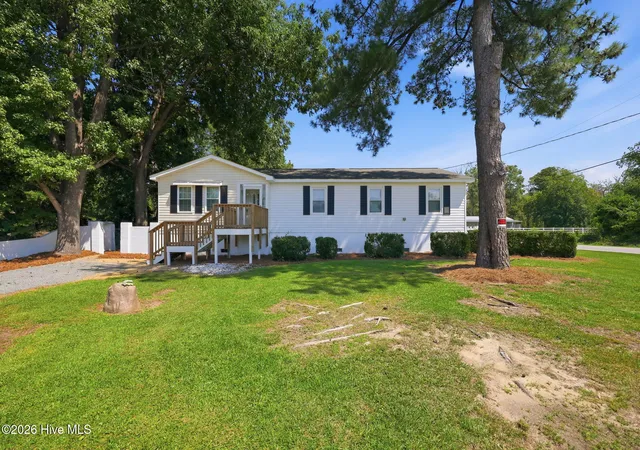 Single family home for sale at 17 Old Fort Shrs Rd, Chocowinity, NC 27817 | MLS# 100601640