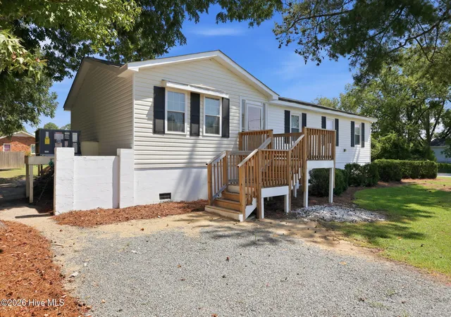 Photo 3 of Single family home for sale at 17 Old Fort Shrs Rd, Chocowinity, NC 27817 | MLS# 100601640 | Listing updated on 2026-09-13
