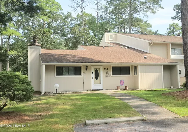 Photo 1 of Townhouse for sale at 114 Quarterdeck, New Bern, NC 28562 | MLS# 100596719 | Listing updated on 2026-09-14