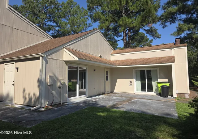 Photo 2 of Townhouse for sale at 114 Quarterdeck, New Bern, NC 28562 | MLS# 100596719 | Listing updated on 2026-09-14