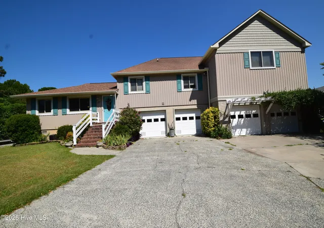 Photo 1 of Single family home for sale at 105 Captains Cvs, New Bern, NC 28562 | MLS# 100581322 | Listing updated on 2026-09-06