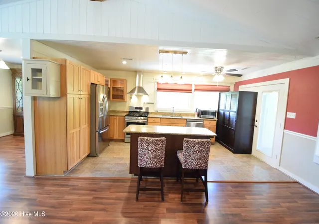 Photo 3 of Single family home for sale at 105 Captains Cvs, New Bern, NC 28562 | MLS# 100581322 | Listing updated on 2026-09-06
