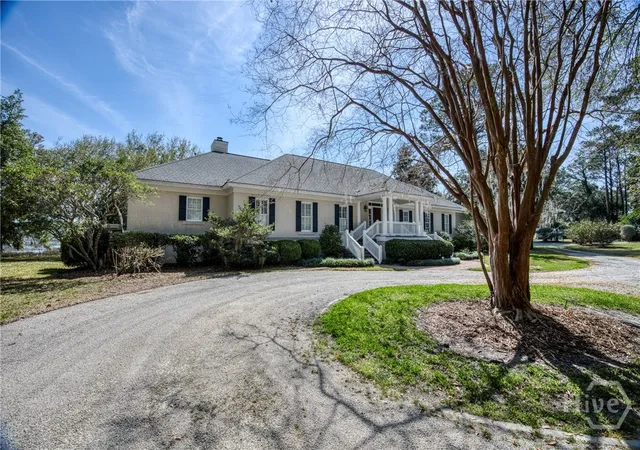 Photo 2 of Single family home for sale at 308 Bradley Point Rd, Savannah, GA 31410 | MLS# SA351080 | Listing updated on 2026-09-03