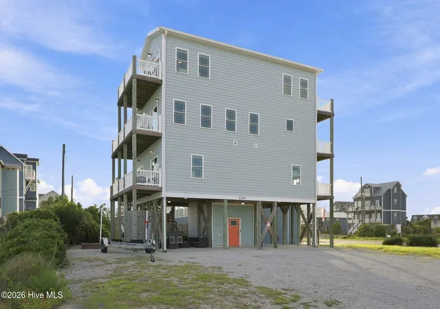 Photo 3 of Single family home for sale at 3200 Gray St, N Topsail Beach, NC 28460 | MLS# 100595845 | Listing updated on 2026-09-14