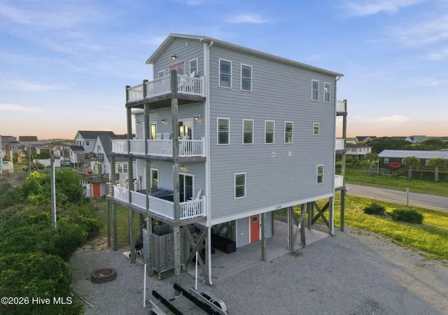 Photo 3 of Single family home for sale at 3200 Gray St, N Topsail Beach, NC 28460 | MLS# 100595845 | Listing updated on 2026-09-14