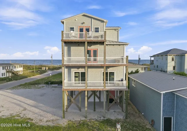 Photo 4 of Single family home for sale at 3200 Gray St, N Topsail Beach, NC 28460 | MLS# 100595845 | Listing updated on 2026-09-14