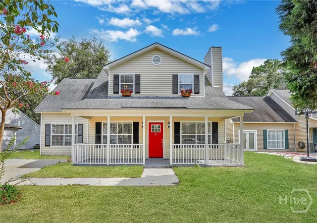 Single family home for sale at 11 Ropemaker Ct, Savannah, GA 31410 | MLS# SA364429