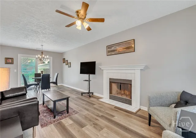 Photo 2 of Single family home for sale at 11 Ropemaker Ct, Savannah, GA 31410 | MLS# SA364429 | Listing updated on 2026-09-18