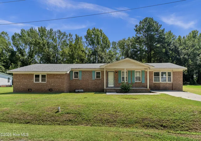 Single family home for sale at 204 Julia St, Warsaw, NC 28398 | MLS# 100601719