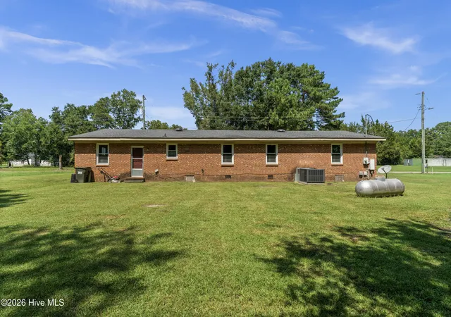 Photo 4 of Single family home for sale at 204 Julia St, Warsaw, NC 28398 | MLS# 100601719 | Listing updated on 2026-09-09