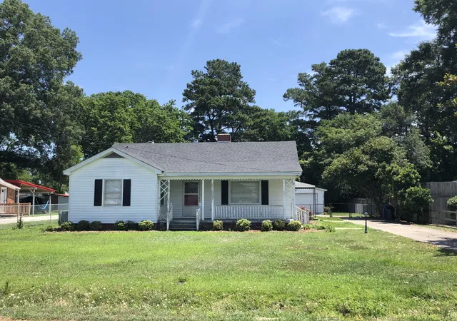 Single family home for sale at 506 Raleigh Rd, Clinton, NC 28328 | MLS# 100601134