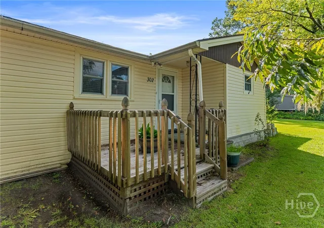 Photo 3 of Single family home for sale at 302 Chevis Rd, Savannah, GA 31419 | MLS# SA363898 | Listing updated on 2026-09-04