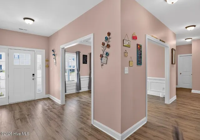 Photo 3 of Single family home for sale at 2019 Tarpon Trl, New Bern, NC 28562 | MLS# 100597313 | Listing updated on 2026-09-28