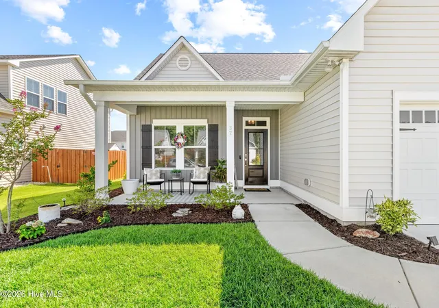 Photo 2 of Single family home for sale at 37 W Weatherbee Way, Hampstead, NC 28443 | MLS# 100602191 | Listing updated on 2026-09-09