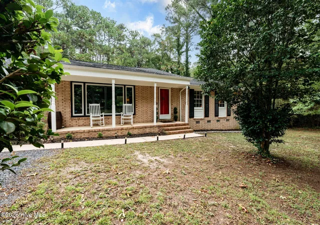 Photo 4 of Single family home for sale at 101 Boyd Ln, Southern Pines, NC 28387 | MLS# 100603555 | Listing updated on 2026-09-19