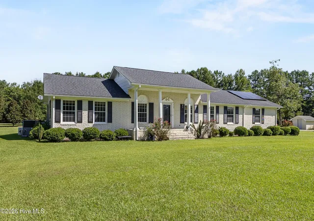 Photo 3 of Single family home for sale at 1600 Nc Hy 53 W, Burgaw, NC 28425 | MLS# 100600982 | Listing updated on 2026-09-03