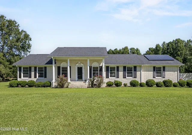 Photo 3 of Single family home for sale at 1600 Nc Hy 53 W, Burgaw, NC 28425 | MLS# 100600982 | Listing updated on 2026-09-03