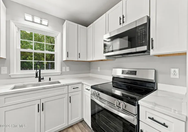 Photo 2 of Single family home for sale at 4511 Rivershore Dr, New Bern, NC 28560 | MLS# 100603276 | Listing updated on 2026-09-14