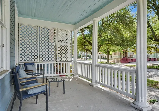 Photo 3 of Multi family home for sale at 116 E Henry St, Savannah, GA 31401 | MLS# SA364192 | Listing updated on 2026-09-09
