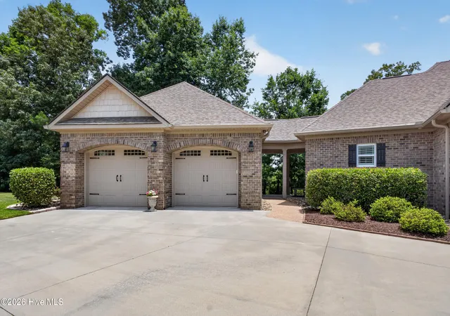 Photo 4 of Single family home for sale at 156 Quiet Oak Ct, Aiken, SC 29803 | MLS# 100602131 | Listing updated on 2026-09-08