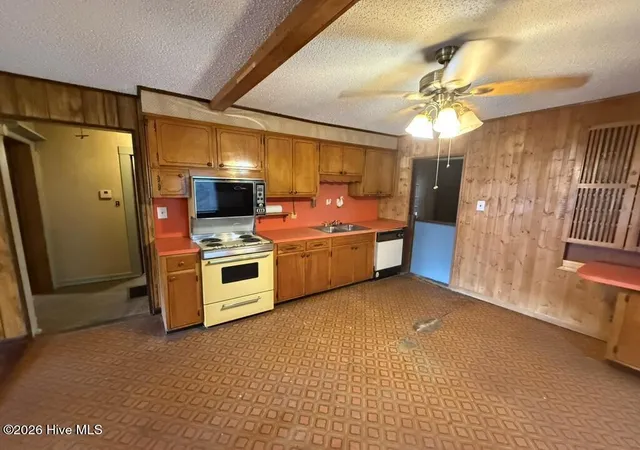 Photo 4 of Single family home for sale at 20 Robinson St, Warrenville, SC 29851 | MLS# 100610830 | Listing updated on 2026-10-16