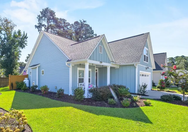 Photo 2 of Single family home for sale at 417 Beaumont Oaks Dr, Wilmington, NC 28411 | MLS# 100601972 | Listing updated on 2026-09-19