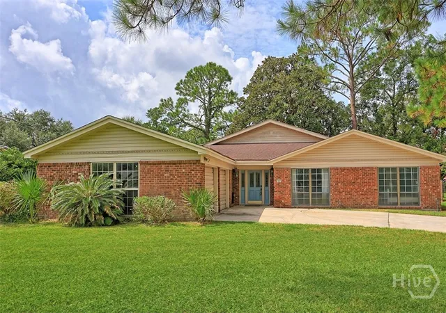 Photo 3 of Single family home for sale at 387 Hunt Dr, Savannah, GA 31406 | MLS# SA362898 | Listing updated on 2026-09-09