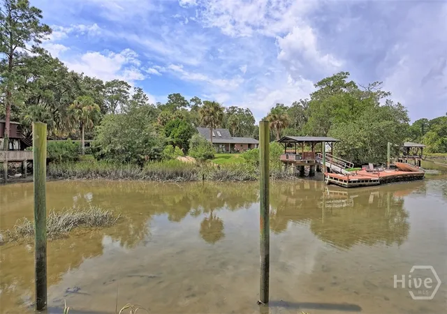 Photo 4 of Single family home for sale at 387 Hunt Dr, Savannah, GA 31406 | MLS# SA362898 | Listing updated on 2026-09-09