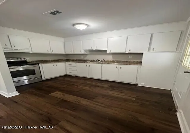 Photo 4 of Single family home for sale at 604 Ellington Ave, Thomson, GA 30824 | MLS# 100602288 | Listing updated on 2026-09-10