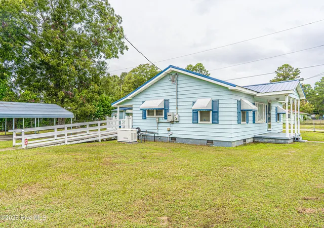 Photo 2 of Single family home for sale at 407 Ward St, Laurinburg, NC 28352 | MLS# 100608844 | Listing updated on 2026-10-07