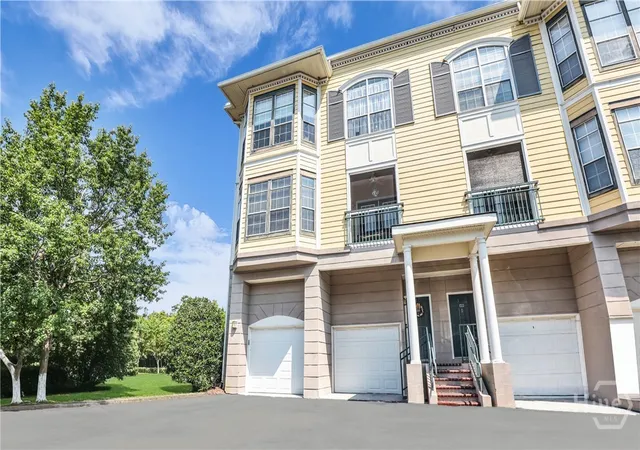 Listing Photo 1 - Condo for sale in building located at 2112 Whitemarsh Wy, Savannah, GA 31410
