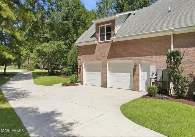 Photo 4 of Single family home for sale at 3807 Leaf Ct, New Bern, NC 28562 | MLS# 100593893 | Listing updated on 2026-09-19