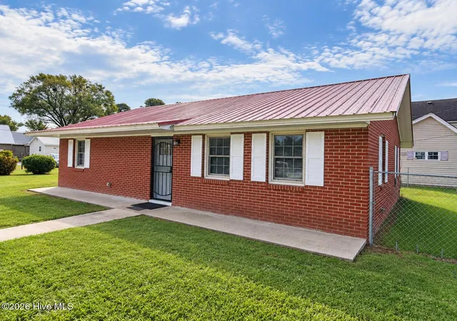 Single family home for sale at 601 Howard St, Columbia, NC 27925 | MLS# 100604806