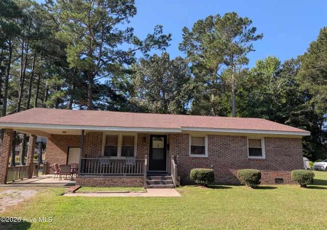 Photo 1 of Single family home for sale at 216 E Troy St, Ahoskie, NC 27910 | MLS# 100602295 | Listing updated on 2026-10-05