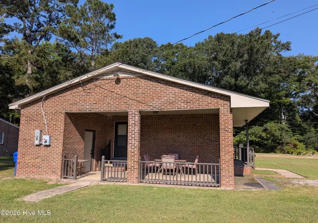 Photo 3 of Single family home for sale at 216 E Troy St, Ahoskie, NC 27910 | MLS# 100602295 | Listing updated on 2026-10-05