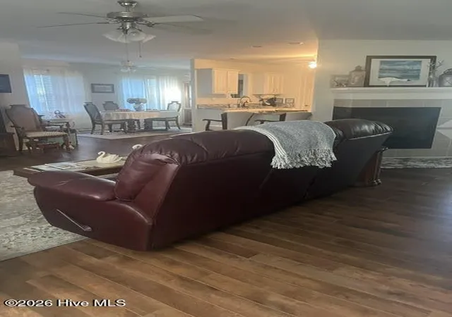 Listing Photo 5 - Condo for sale in building located at 804 Hummingbird N, Swansboro, NC 28584 - Unit #408