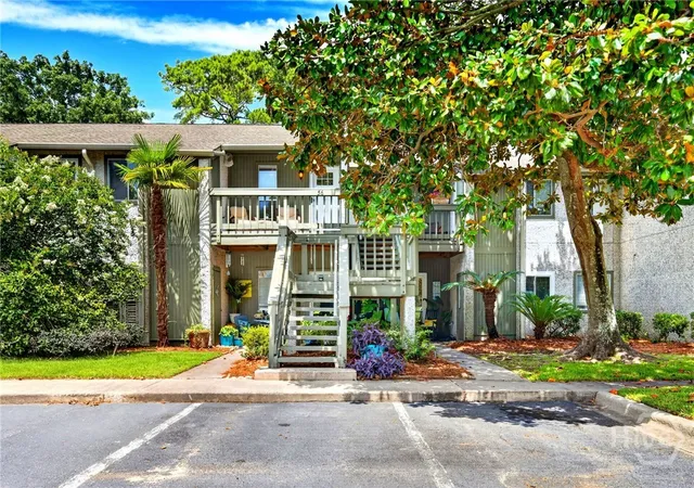 Listing Photo 1 - Condo for sale in building located at 56 Bull River Blf Dr, Savannah, GA 31410