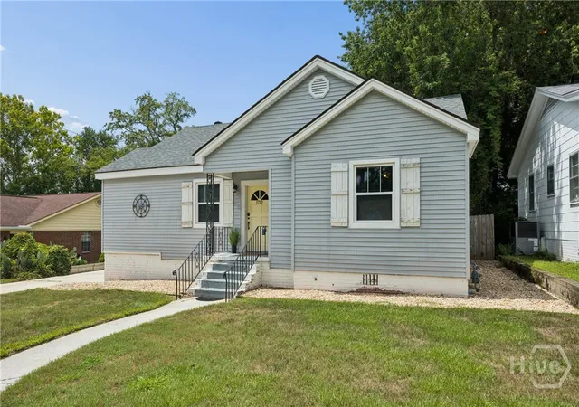 Photo 3 of Single family home for sale at 1712 E 32nd Street, Savannah, GA 31404 | MLS# SA360537 | Listing updated on 2026-09-08