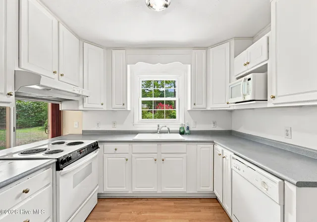 Photo 4 of Single family home for sale at 285 Mcdairmid Rd, Pinehurst, NC 28374 | MLS# 100595840 | Listing updated on 2026-10-03