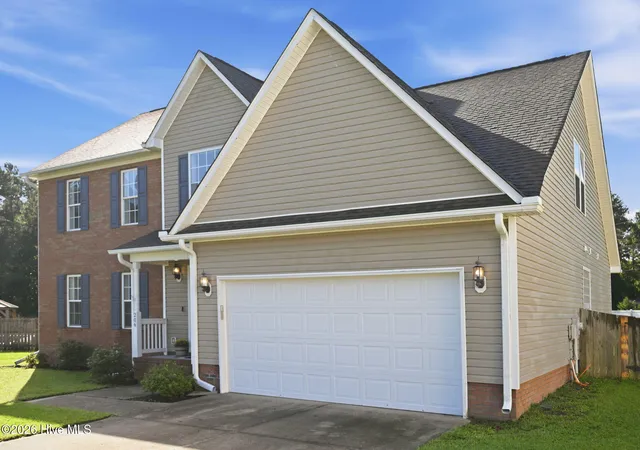 Photo 3 of Single family home for sale at 206 Honey Ct E, Jacksonville, NC 28540 | MLS# 100577818 | Listing updated on 2026-10-16