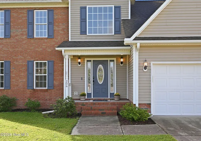 Photo 3 of Single family home for sale at 206 Honey Ct E, Jacksonville, NC 28540 | MLS# 100577818 | Listing updated on 2026-10-16