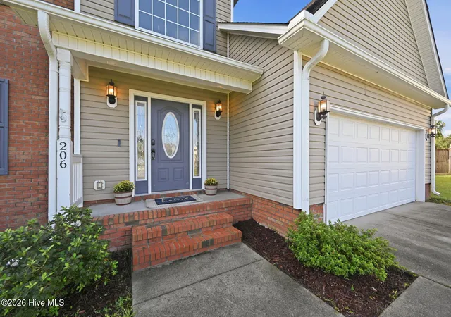 Photo 4 of Single family home for sale at 206 Honey Ct E, Jacksonville, NC 28540 | MLS# 100577818 | Listing updated on 2026-10-16