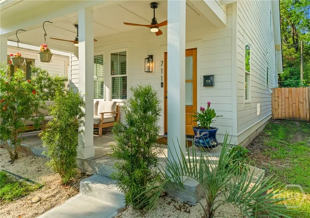 Photo 2 of Single family home for sale at 711 E 32nd Street, Savannah, GA 31401 | MLS# SA357198 | Listing updated on 2026-09-12